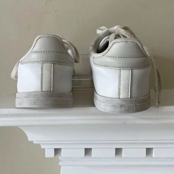 Adidas Women’s Cloudfoam White Sneakers Size 7.5 GUC - Picture 4 of 7